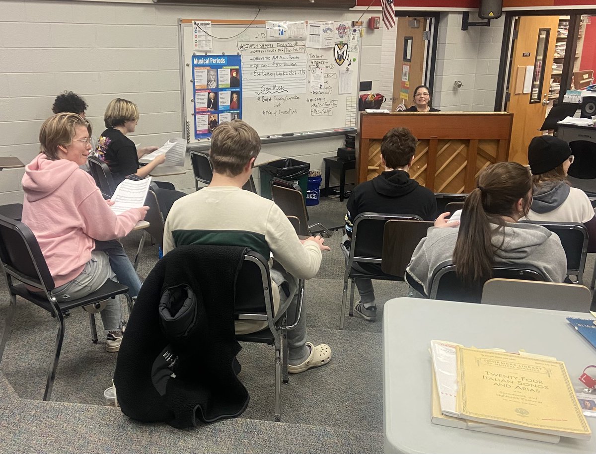 swesselsNM's tweet photo. Grease rehearsals!  First time with the piano - kids are excited! #12weekstilcurtain https://t.co/MNfYmLnDQN