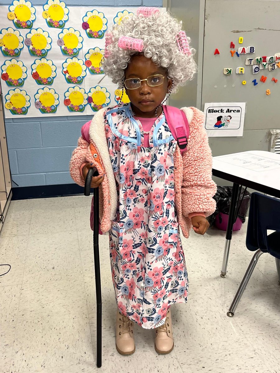 ColletonSchools's tweet photo. Colleton County School District celebrated 100 Days of School on Monday, January 30th
#100
#ProgressForever 
#BackwardsNever https://t.co/tQWd35KS81