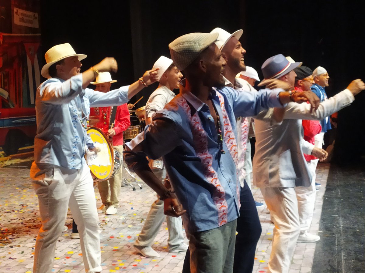 Los leones en salsa <a href="/MurgaLosLeones/">•MURGA LOS LEONES•</a> cierra está quinta preliminar #COACMLG <a href="/CarnavalMLG/">Carnaval de Málaga</a>