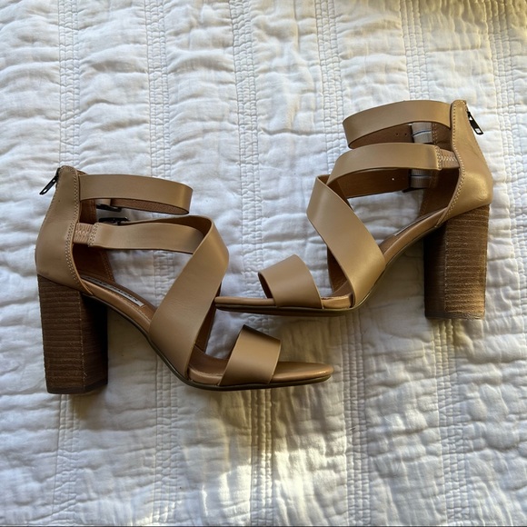 MamaPosh9's tweet photo. So good I had to share! Check out all the items I'm loving on @Poshmarkapp from @Britany82060809 #poshmark #fashion #style #shopmycloset #rothys #stevemadden #kyodan: https://t.co/ejKNJnXpq8 https://t.co/fZAh0td5N1