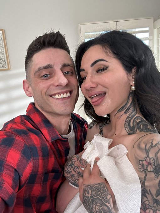Just shot a hot bj scene with the amazing @ArabelleRaphael for @BlowPass shot by @davidlordxxx @curious_judas<a class="tags" href="/tag/arabelleraphael">@arabelleraphael</a><a href="/tag/mouthhugs"class="tags"><span>#mouthhugs</span></a>