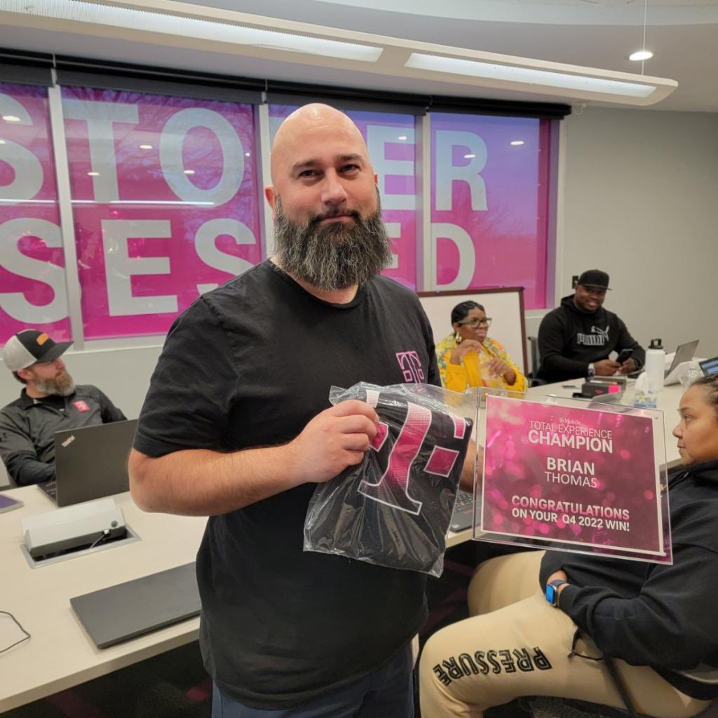 Congratulations to <a href="/JefeBT/">Brian Thomas</a> our KY/TN Total Experience Champion for Q4! Thank you B Thomas for all you do to bring Total Experience to life!