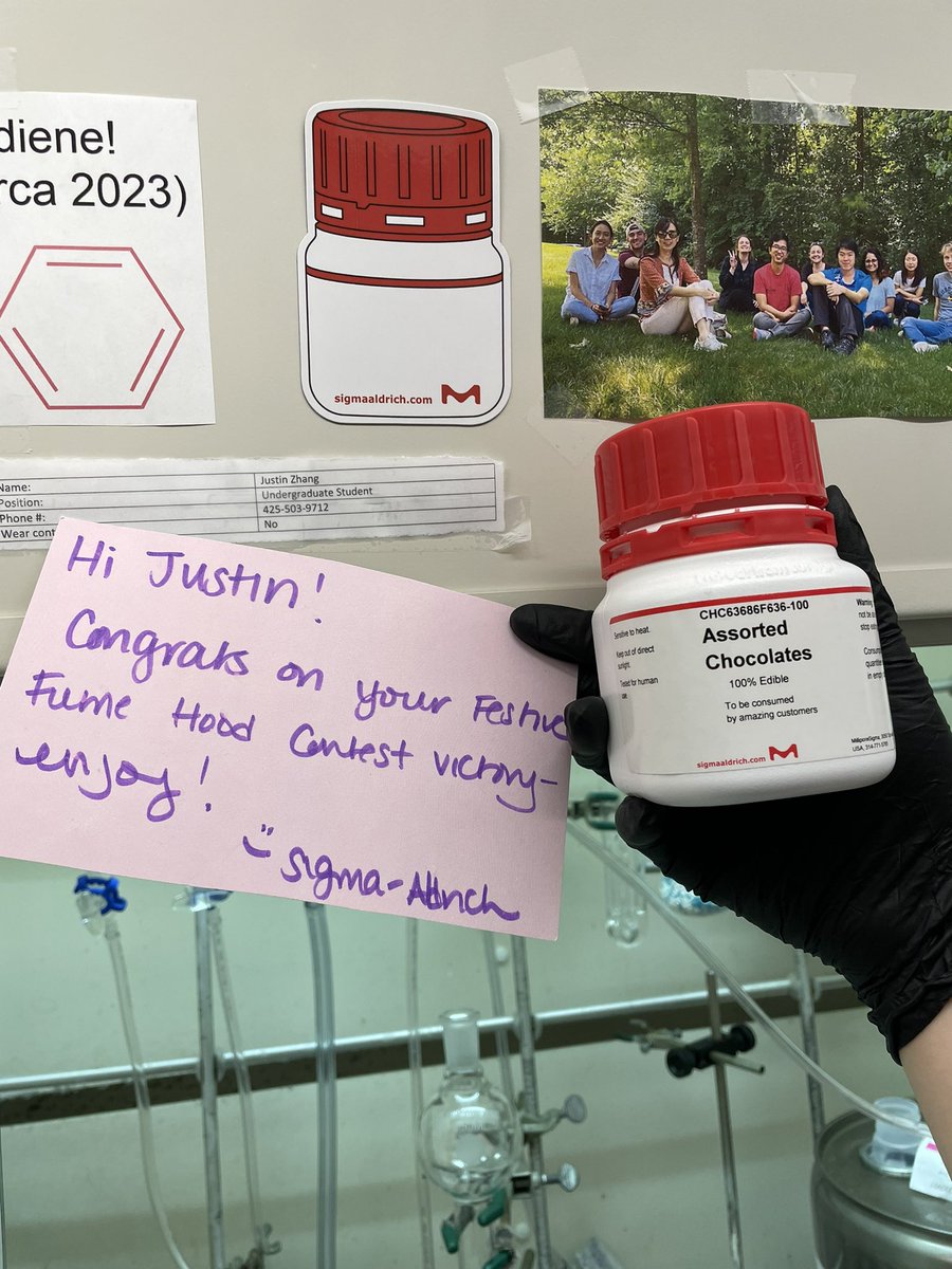 JustinZ7799332's tweet photo. Ran to the mailbox center the moment I was notified of a package. Thank you for the amazing chocolates @SigmaAldrich! 🎉🎉 https://t.co/4LYXVc0ZzN
