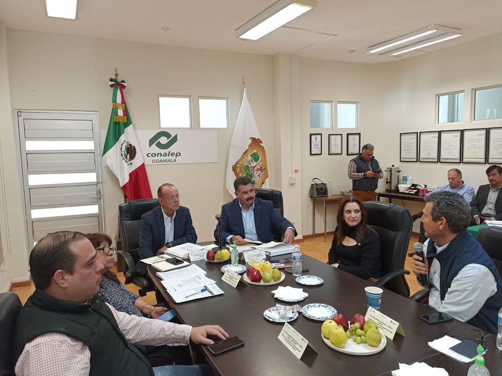 el Ing. <a href="/alfiovegap/">Alfio Vega</a>, Director General, presentó informe anual de resultados 2022 de CONALEP Coahuila ante la H. Junta Directiva que preside el MC. <a href="/PacoOsorio/">Francisco Osorio Morales</a> Subsecretario de Educación Media y Superior en representación del Ing. <a href="/mrikelme/">Miguel Riquelme</a> , gobernador de #Coahuila