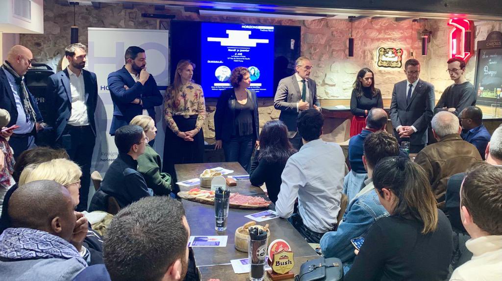 Lancement bel et bien effectué à #Poissy ce soir ✨ 6 comités nord Yvelines inaugurent officiellement leurs activités et confortent la dynamique <a href="/HorizonsLeParti/">Horizons</a> sur le territoire. Une très belle soirée, en présence notamment de <a href="/NaimaMoutchou/">Naïma Moutchou</a> <a href="/Arnaud_Pericard/">Arnaud Péricard</a> #StayTuned #letsGo