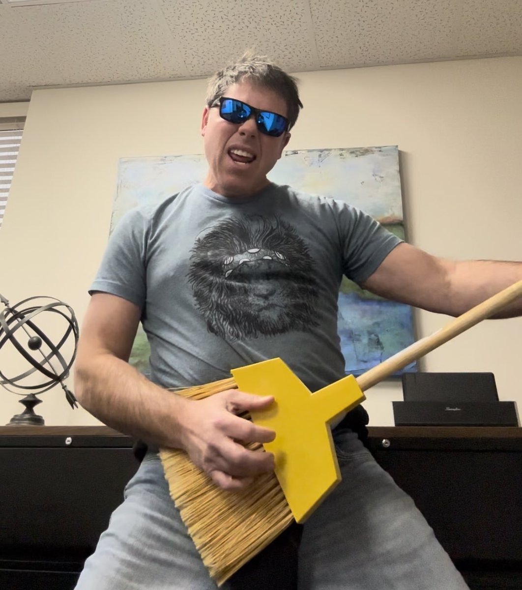 TCSchools_'s tweet image. I loved being in the office all by myself today but didn’t seem to get enough done … so I’m gonna need some more time. No school tomorrow!