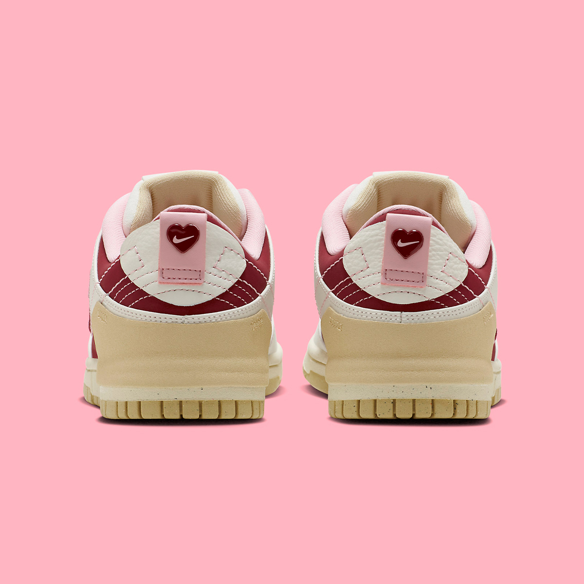 houseofheat's tweet photo. First Looks // Nike Dunk Low Disrupt 2 "Valentine's Day"

SEE MORE: https://t.co/dFj8LRaGYs https://t.co/WxYbX7rttH