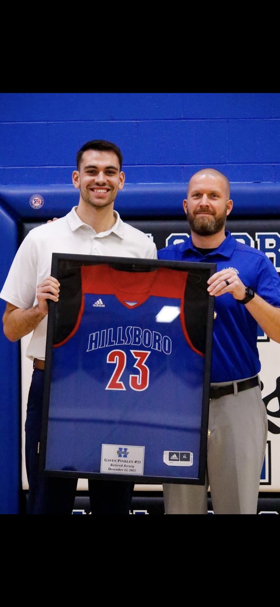 PinkleyBrian's tweet photo. @JohnsonnNicole I know this guy loves him no doubt!!  Congrats Coach!! https://t.co/O5Ib8sp90I
