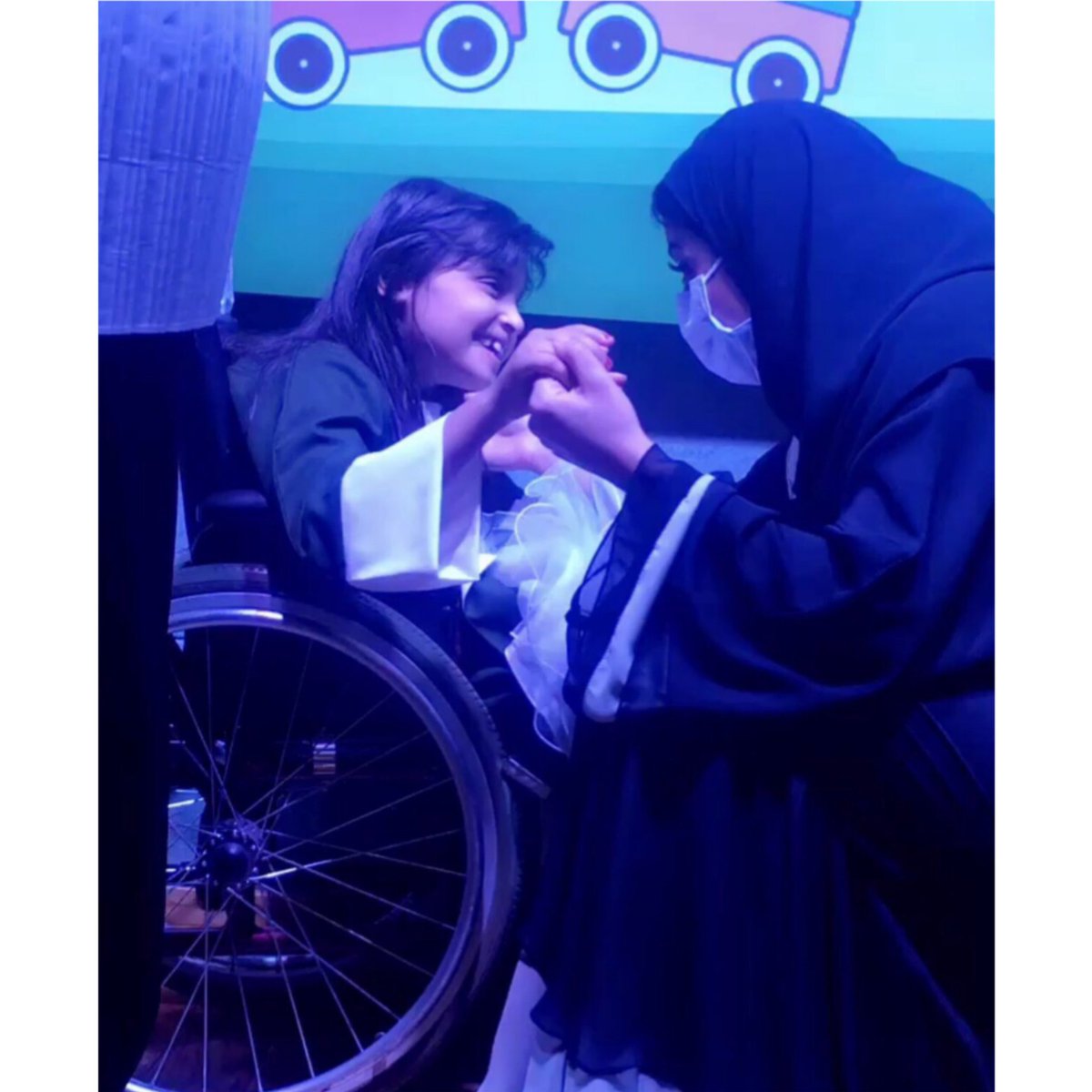 lole_zj's tweet photo. أين ماكنتِ تذكري إنك قوية وجميلة، وقادرة على فعل ما ترغبين بهِ ،إياكِ أن تنسي ذلك.. كوني فخورة بشكلك،،، عملك، كوني فخورة دائماً بذاتك..
#يوميات_طبيبة https://t.co/tbR85JFHRZ
