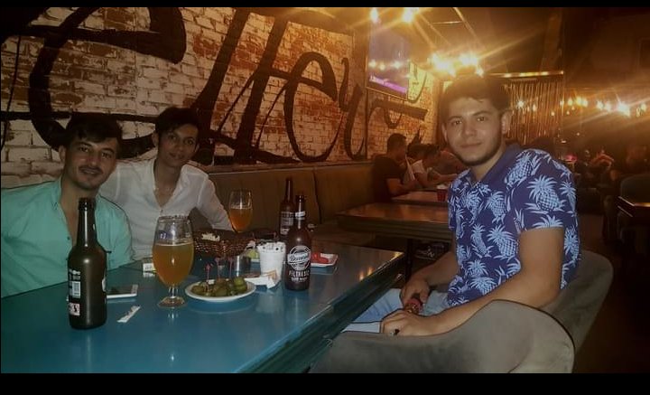 Her şey abartı, yalnızca özlem gerçek..