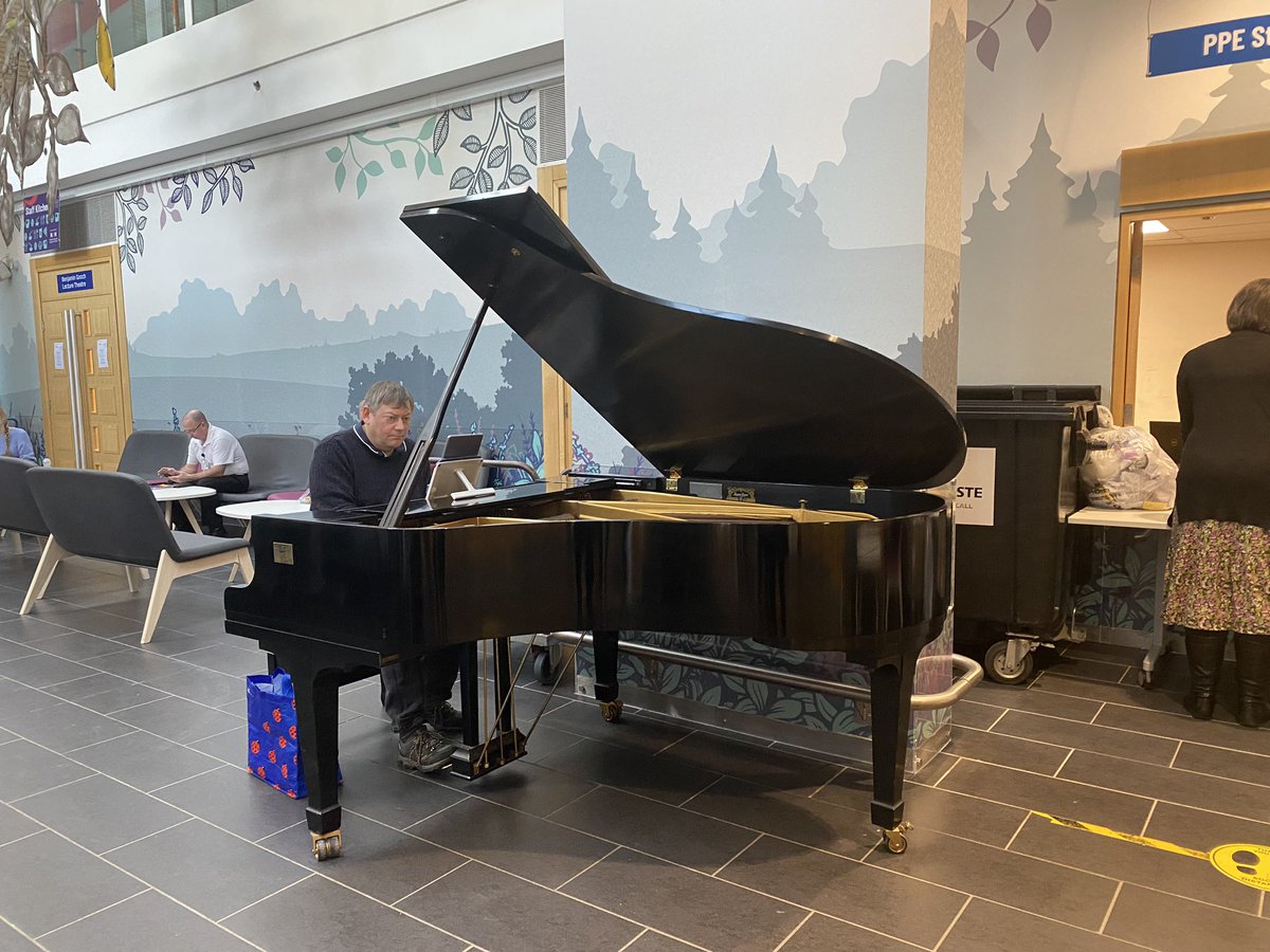 DebWhittaker2's tweet image. We also enjoyed the listening to the brilliant pianist at lunchtime #StaffWellbeing #TimeOutTuesday @NNUH