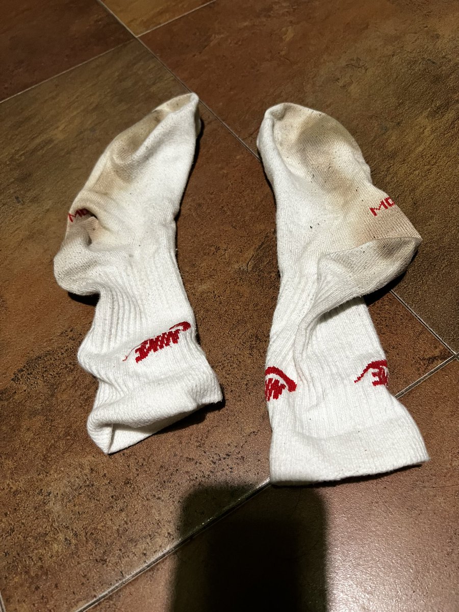 Tuadicciongay's tweet photo. Quieres? ๐ฅ๐ฅ๐๐ #sockfetฤฑsh #dirtysock #gaypig #nikesocks #PigToken https://t.co/30DmZzAgfC