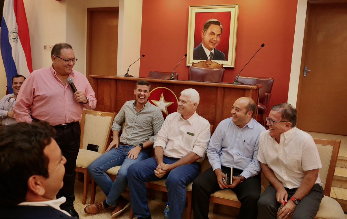 Tirás una licitación pública y no toca el suelo.