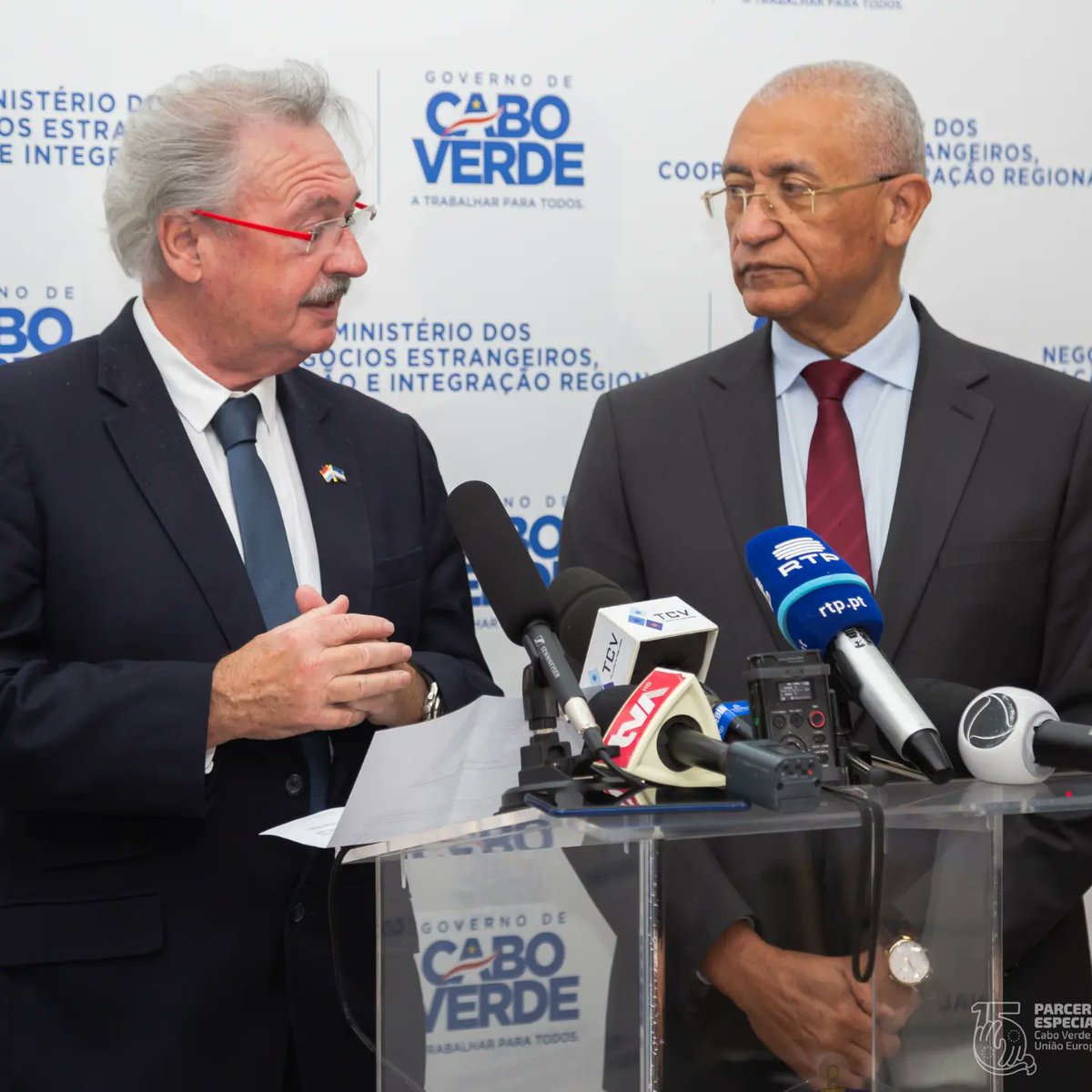 EUinCV's tweet photo. XII Ministerial Meeting in Praia to reinforce the EU and Cabo Verde special partnership. 
We celebrate fifteen years of accomplishment, but the best is yet to come ! @vonderleyen https://t.co/fgaONFMzo1