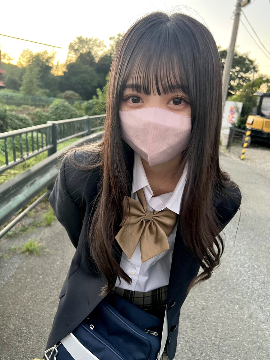 kanon_KLM1003's tweet photo. おはよ~❕
今日から2月~今月もよろしくね(^^♪
一緒に帰ろー?⸝⋆⸝⋆
#おはつい #normalcamera https://t.co/CtDrD8A30C