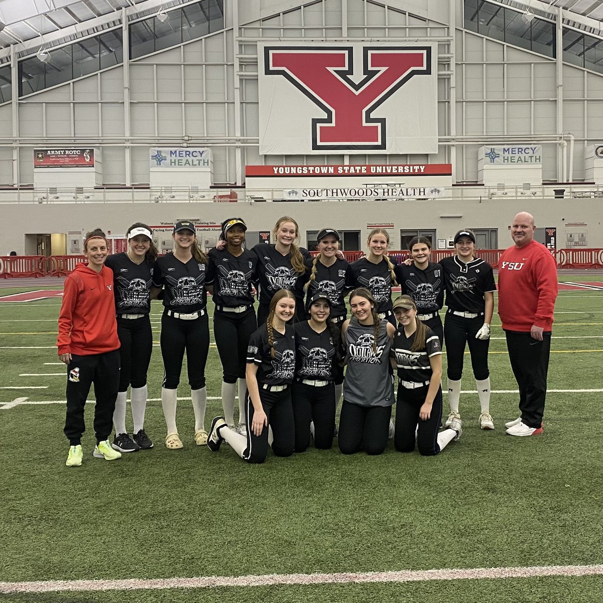 Girls had a great time at <a href="/YSUSoftball/">Youngstown State Softball 🐧</a> team camp!! Played some games and got some coaching from Coach Z and Coach Campbell! #GoGuins