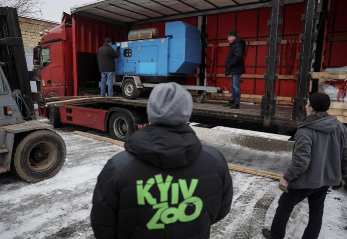 vic_010100's tweet image. Von #Deutschland gespendete Heizgeräte sind im Zoo von #Kyiv 🇺🇦 angekommen. 
#HelpUkraineNow