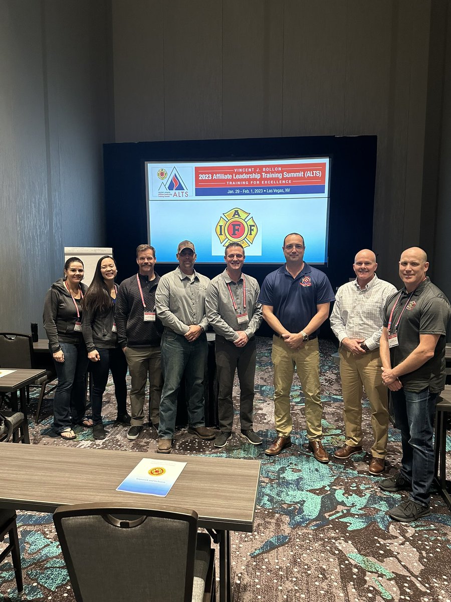 sccfirefighters's tweet photo. Today #Local1165 had the honor of having @team10th DVP Gilman read the oath of office and install our new Executive Board members while attending #IAFF #ALTS23
#WeAre1165
#TrainForExcellence https://t.co/Hr1HZuTskv