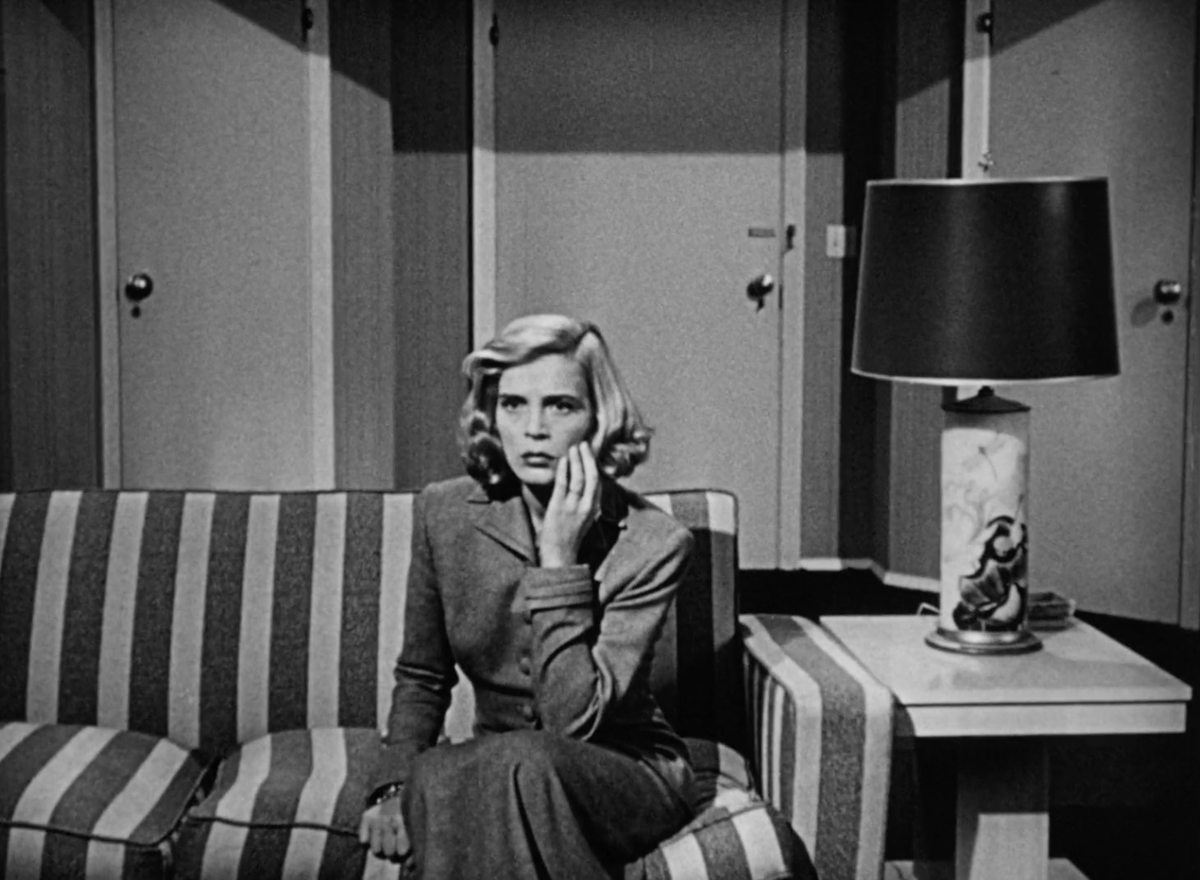 Film noir icon, Lizabeth Scott, in a 1949 classic of the noir era, Too Late For Tears.

Click below to purchase the film in its Blu-ray/DVD dual-format edition, presented with the @noirfoundation and restored by the @UCLAFTVArchive. 

📀bit.ly/TooLateForTears