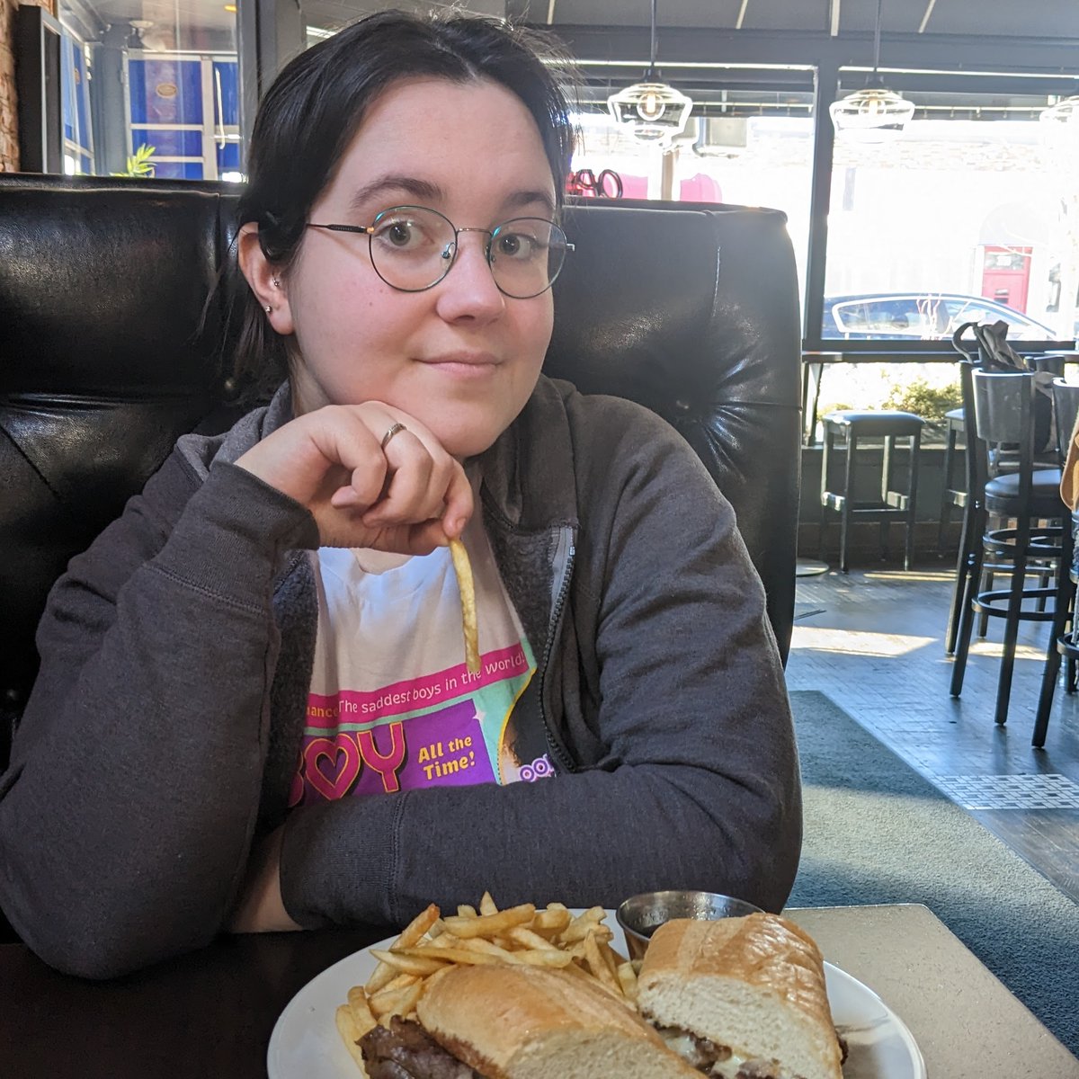 realworldshaun's tweet photo. Took my youngest child to dip today. We stayed close to home, Nighthawks in Kingfield. TL;DR delicious!
I determined to order as is, however a restaurant sells its dip, which at Nighthawks includes garlic aioli.
#FrenchDipsofTCMetro https://t.co/7aBbx8VWR8