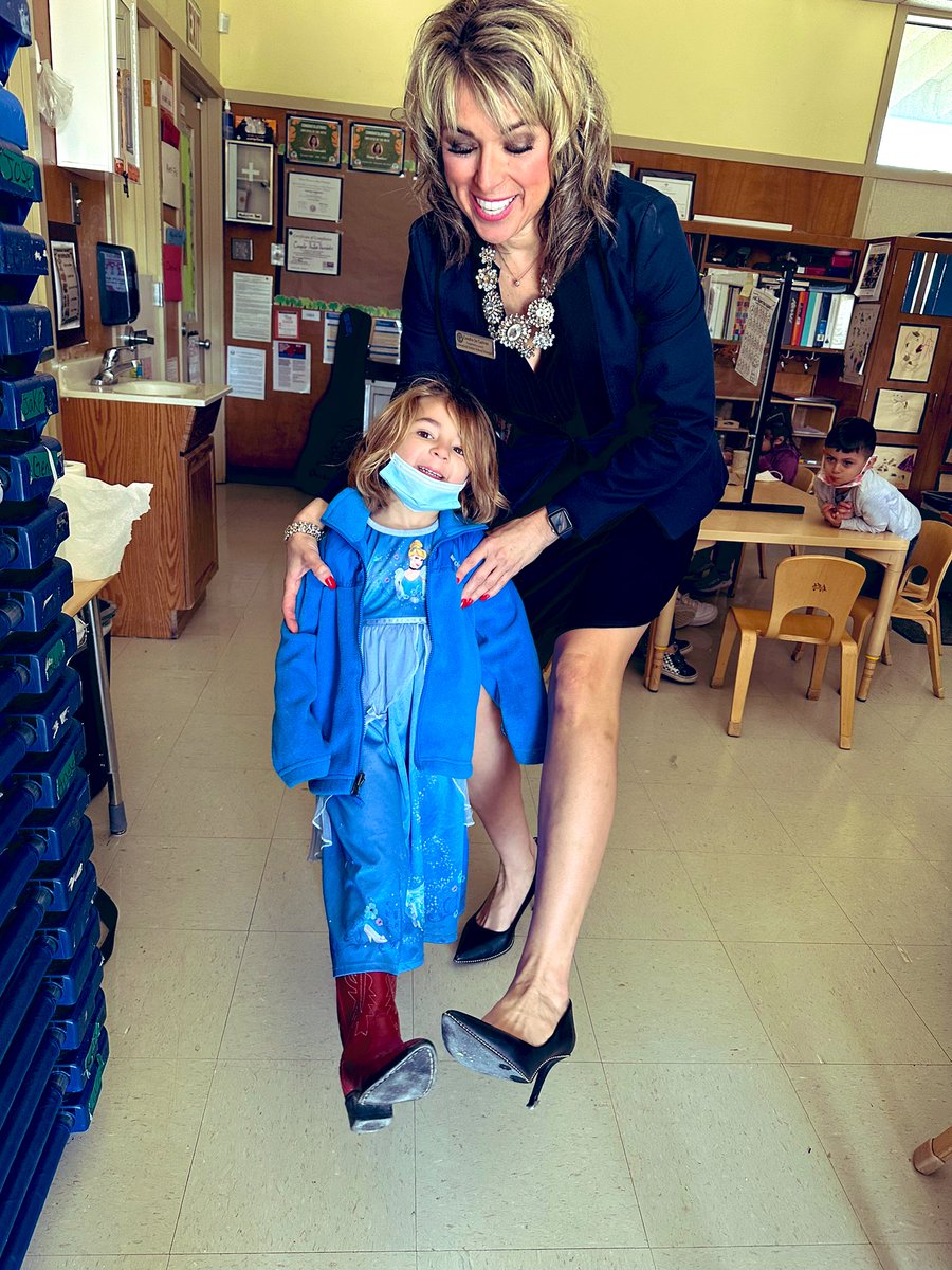 zjgalvan's tweet photo. #TuesdayJoy We Love our shoes! Can you tell? Our sweet babies enjoy exuding confidence!💕🫶🏽💕 #SmilesMatter #ALLmeansALL #JoyfulRide @fightonfamily @LoriGonzalezEDU @ms_pantaleon @ShelleySTEM @VillagomezMyra @CCES_GUSD @VistaVerdeGrizz @verodher @mrsjessgomez @DiocelinaBelle https://t.co/nFo9Y4cpgB