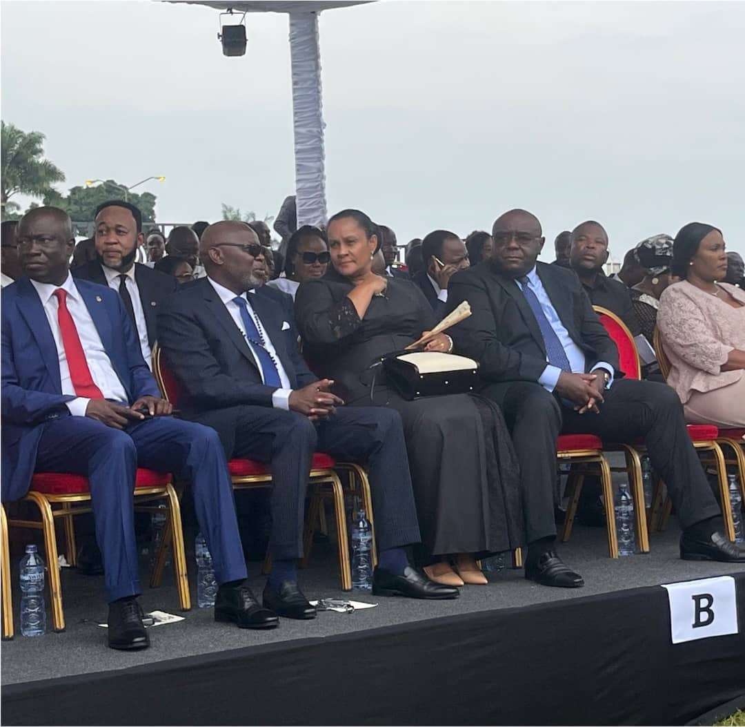 Joseph1Dimandja's tweet photo. Le leader de l'#UNCrdc hon. @VitalKamerhe1 était présent dans l'arrivée du @Papefrancois2 à Kinshasa aujourd'hui, @Leonnguwa2 @Billykambale @MichelMoto1 @GabrielLoketo @MeschackKalombo. https://t.co/BnKHBh43s6