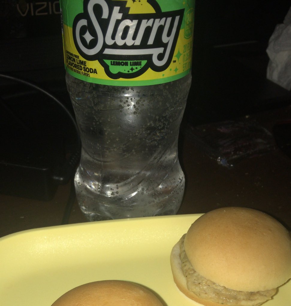 @ConagraBrands #TennesseePride sausage and biscuits with @starrylemonlime from @PepsiCo is a whole vibe & both definitely make @PerfectCombos #smashingbuns #slammingbottles 
Been smashing em down and slamming em back all month long! 
#BothBeBussin 
#RealBillMeal 
#stronglove💪🏻❤️‍🔥