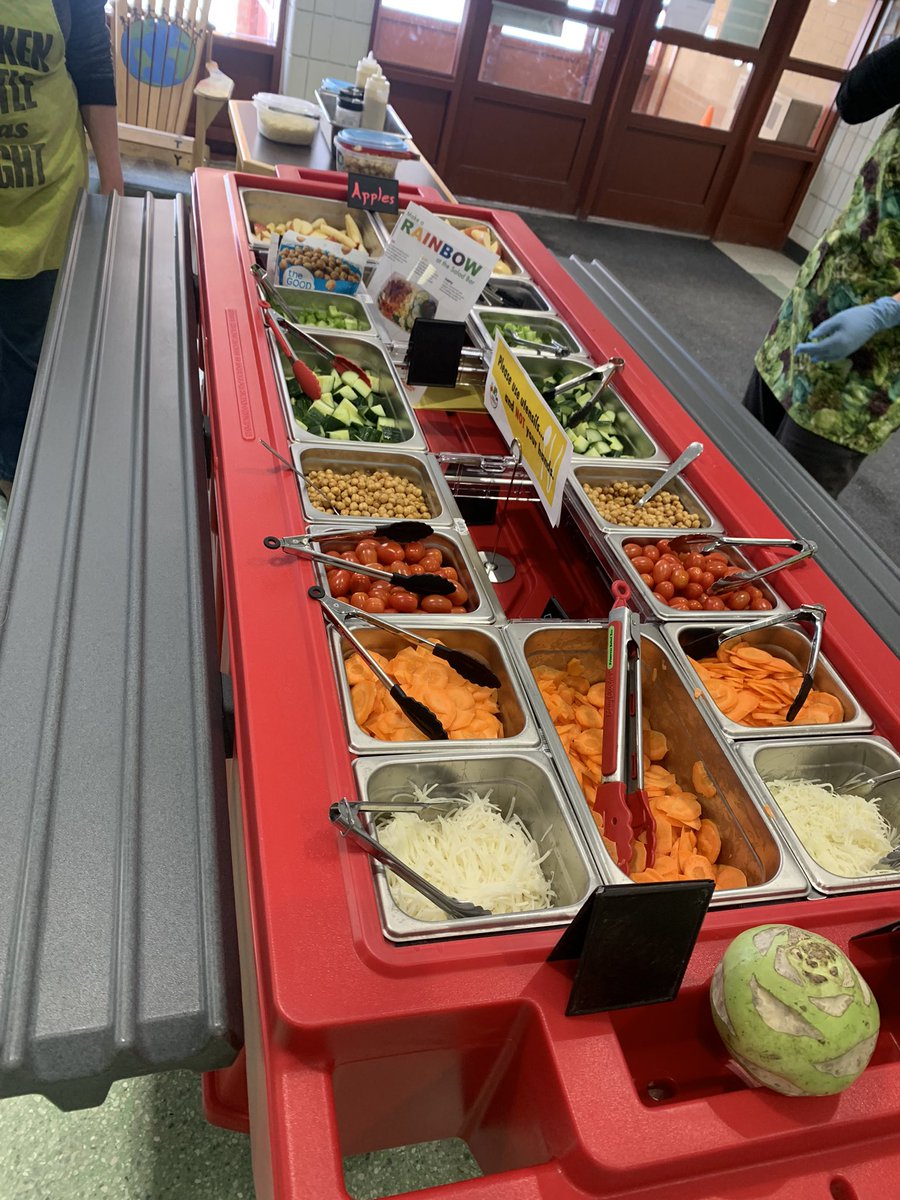 Our first Salad Bar Day was a BIG success. Thank you to our amazing Parent Council for leading this great initiative. We are already excited for the next one!
