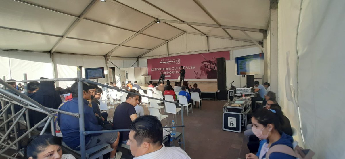 AcademicaIPN's tweet photo. Agradecemos al Dr. Norberto Hernández Como por su ponencia "Semiconductores", y a los doctores Nicolás Cayetano Castro y Hugo Martínez Gutiérrez por su ponencia "Aplicaciones Industriales de la microscopía electrónica" en el marco de la #expoprofesiografica2023 
@DES_IPN https://t.co/fJkyjFkDbA