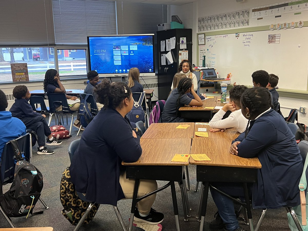 Our Jr. Cardinals from Mrs. Schwisow’s class were so excited to spend some time this afternoon with OCS Board Member @OakleyOCBOE