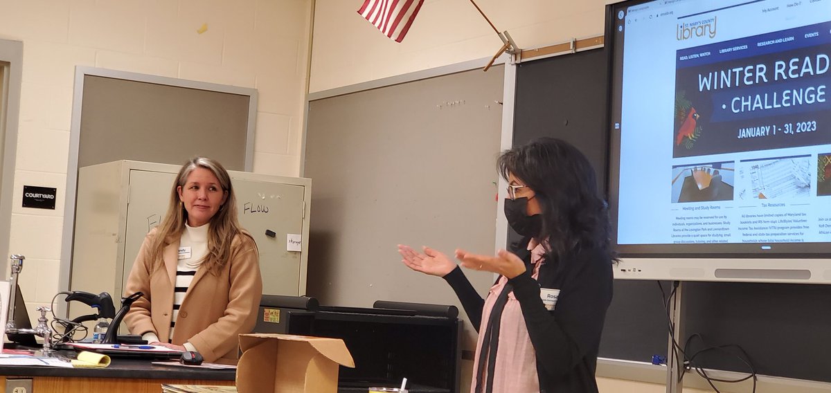 Parents at the "LPES Tertulia" enjoyed Ms. Sandy Kleist and Ms. Rosa Nakomoto's presentation on the St. Mary's County Library website and the many bilingual resources available to families.  100% of our parents left with a St. Mary's County Library card.