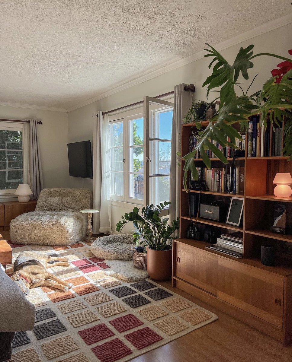 HighboyLA's tweet image. The lighting is too good in here ☺️