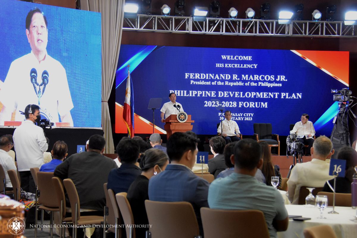 DEPDevgovph's tweet photo. ๐๐ ๐๐๐๐๐๐: ๐
๐ซ๐จ๐ฆ ๐๐ฅ๐๐ง ๐ญ๐จ ๐๐๐ญ๐ข๐จ๐ง: ๐๐ก๐ข๐ฅ๐ข๐ฉ๐ฉ๐ข๐ง๐ ๐๐๐ฏ๐๐ฅ๐จ๐ฉ๐ฆ๐๐ง๐ญ ๐๐ฅ๐๐ง (๐๐๐) ๐๐๐๐-๐๐๐๐ ๐
๐จ๐ซ๐ฎ๐ฆ
Watch the Forum: https://t.co/uPu0FDE1Oa
Read more: https://t.co/orB4NA433I
#PDP20232028
#AmBisyonNatin2040
#PatuloyNaPagsulong https://t.co/C1L784CXid