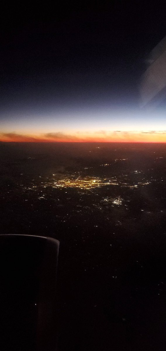 CTSLICK's tweet image. The evening plane rises up from the runway
Over constellations of light...

Good evening #Rushfamily