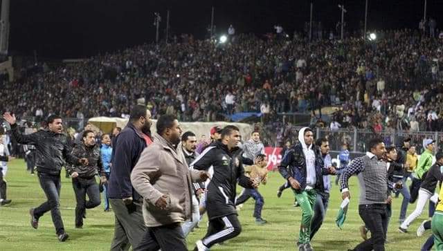 AbdelMoneiM_21's tweet photo. في بورسعيد كلاب لما العسكر فتحوا الباب ..
 رحم الله شهداء الأهلي 
#never_forget74 
#الذكرى_١١_لشهداء_الاهلى https://t.co/T0ATe7c3lV