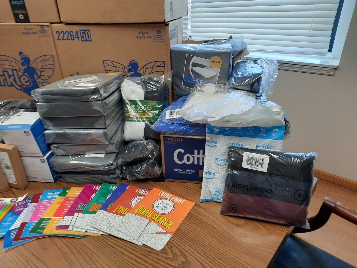eslacdst's tweet photo. As part of our 110th Founders community service efforts, the ESLAC of #DST hosted an Amazon donation drive supporting The Joseph Center in East St. Louis.

#ESLAC #DST110 #DST1913 #ForwardwithFortitude https://t.co/8jTCH9JqO0