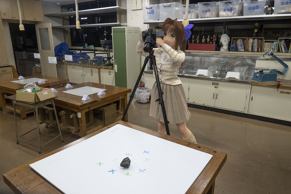 zozi009's tweet image. 広島いん石ARを作りました。
広島市のこども文化科学館に展示されている、20年前に広島に落ちた隕石をスマホで手軽に見れます。
写真から3Ｄデータを作るフォトグラメトリという技術を使用しています。
写真は隕石を撮影するななみさん。200枚以上撮影した。
pyonta.city.hiroshima.jp/blog/pages/num…

#zozi制作