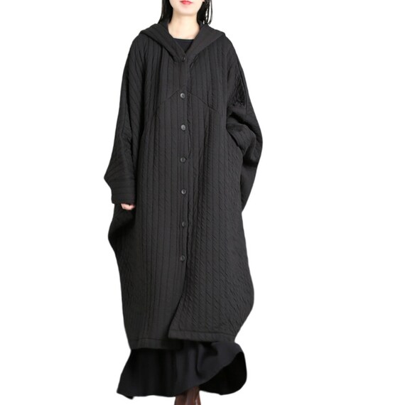 meetcustomclot1's tweet image. Oversized Winter Coat, Black Cotton Hooded Overcoat etsy.me/3gDfEwN #halloweencoat #marimekkovintage #paddedcoat #womenovercoat @etsymktgtool