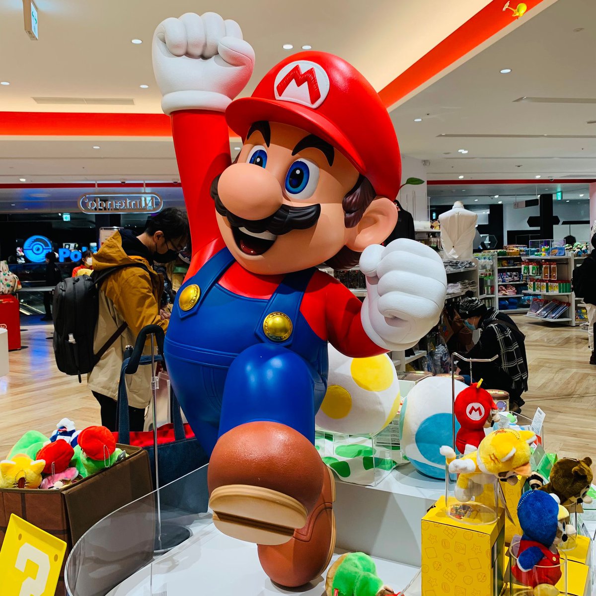 EtoneCollege's tweet image. Just look at these amazing photos from our Sixth Form students over in Japan!
Capcom, Nintendo and the breathtaking Shibuya skyline!
Keep us posted!
@Nintendo_japan @Pokemon #Shibuya
#MatrixJapan #TuringProject #Japan