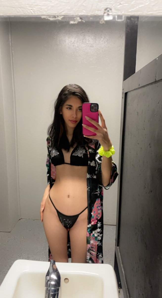 Moonlighttcx's tweet photo. Working 🥰 #onlyfanspromo https://t.co/2bppB4nEV9