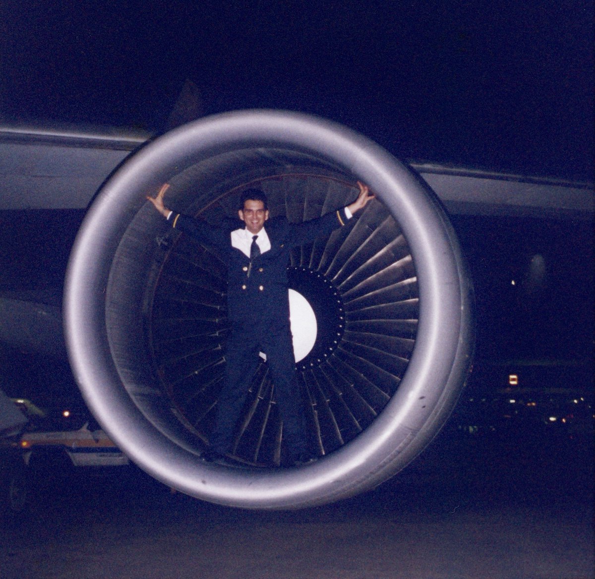 DuncanRodrigues's tweet photo. #ThankYou747 ! It was a pleasure flying you as a crewmember and as a passenger on AA, PA, UA, SA, QF, AZ, LH, AF and RG, of course! You'll always be #QueenOfTheSkies ! https://t.co/2hRdEoDpkR