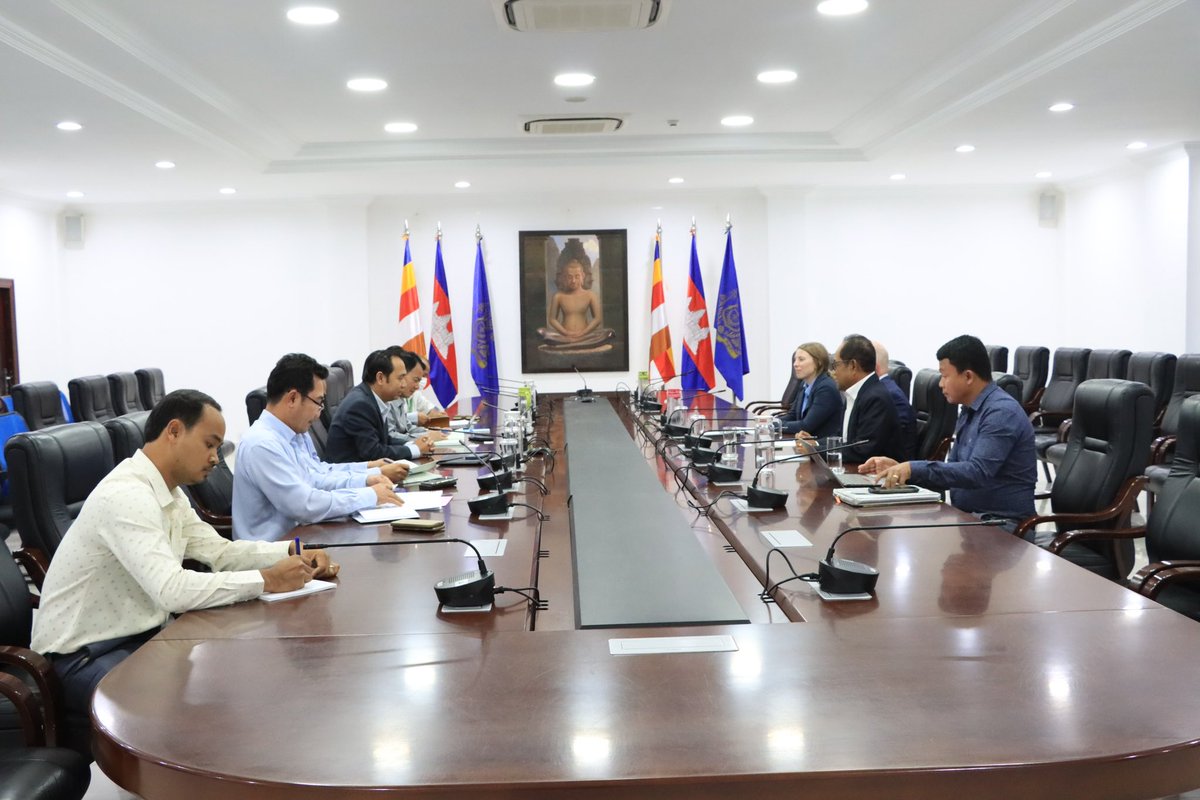 pheaktraneth's tweet photo. Fruitful talks with Wild Eath Allies #WEA, #NGO in #Cambodia and its donors to strengthen the cooperation between Ministry of #Environment and WEA on the #biodiversity #conservation, #zerosnaring campaign. Cooperation based on legal frameworks, loyal, respect, National interest https://t.co/i8IC9TWcOj