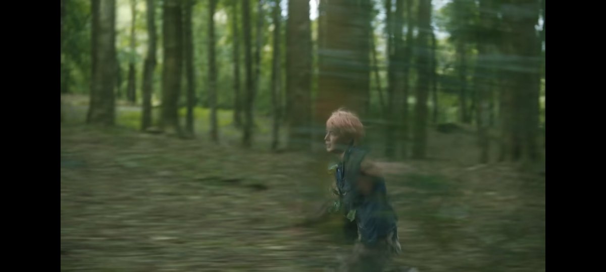 bree_leeee's tweet photo. MF RUNNING LIKE HES EDWARD CULLEN LMAO 

#TXT_SugarRushRide #TXT #Twilight #KPOP #TAEHYUN #YEONJUN #SOOBIN #HUENINGKAI #BEOMGYU 
#hangontightspidermonkey https://t.co/iOghMLiPyb