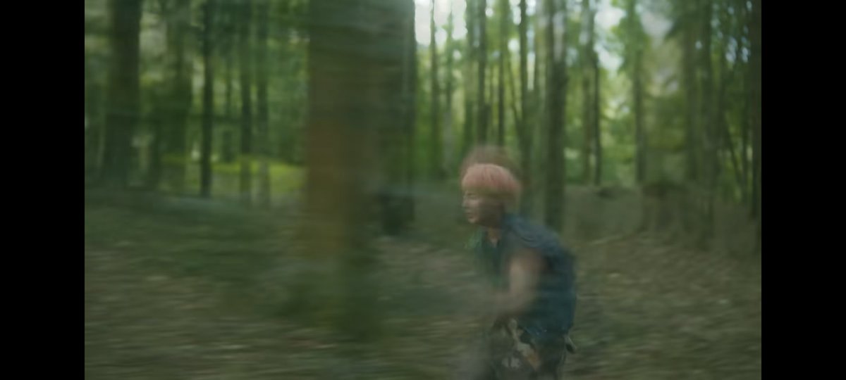 bree_leeee's tweet photo. MF RUNNING LIKE HES EDWARD CULLEN LMAO 

#TXT_SugarRushRide #TXT #Twilight #KPOP #TAEHYUN #YEONJUN #SOOBIN #HUENINGKAI #BEOMGYU 
#hangontightspidermonkey https://t.co/iOghMLiPyb