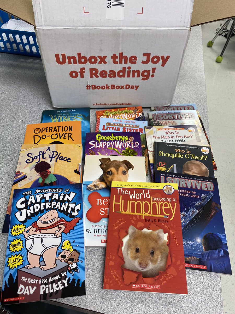 mswhite_4thgr's tweet photo. #BookBoxDay is always a favorite! Look at all the new reads our class earned with points β€οΈπ https://t.co/iidNMt9QiP