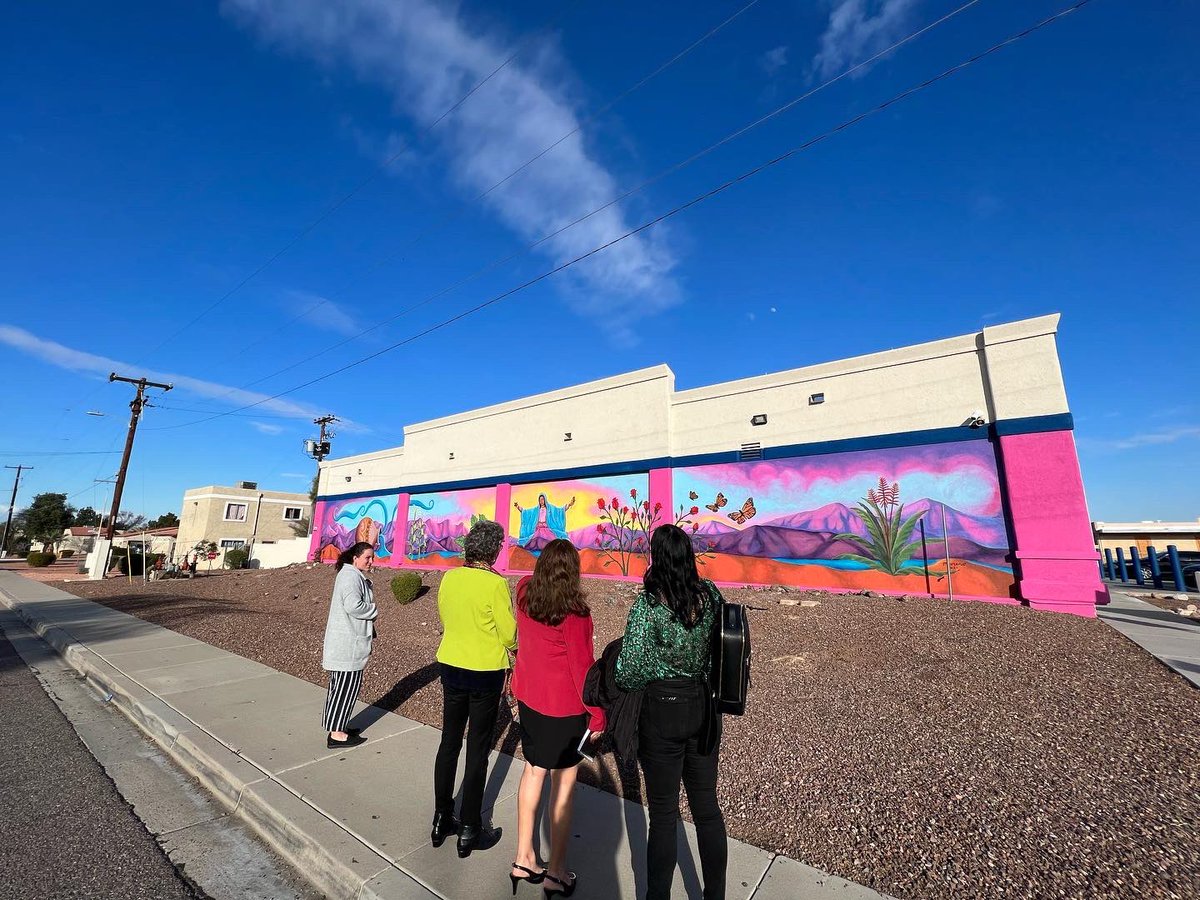 TeamYassamin's tweet photo. Incredibly productive afternoon touring the @RazaFund office in #PHXD7!

💡🏦 From discussing climate resilience, to action we can take to protect mobile home residents, I’m excited to work with new leadership to invest in Latino-led nonprofits, initiatives &amp; small businesses. https://t.co/vL5pqt8xor
