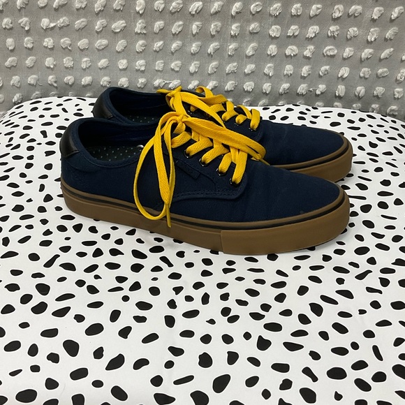 ZeroGravGlass's tweet photo. So good I had to share! Check out all the items I'm loving on @Poshmarkapp from @Nancypatino77 #poshmark #fashion #style #shopmycloset #vans #dollskill: https://t.co/sLZ95M1LOj https://t.co/nTWQxlAEVv