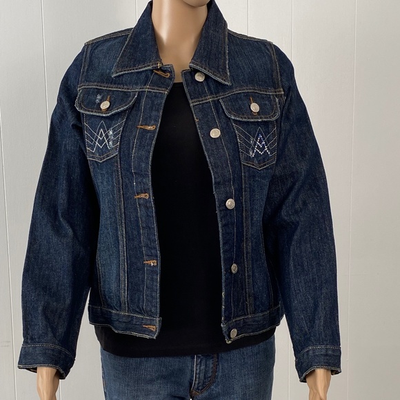 So good I had to share! Check out all the items I'm loving on <a href="/Poshmarkapp/">Poshmark</a> #poshmark #fashion #style #shopmycloset #mexx #elviravali #7forallmankind: posh.mk/UeaSFFjf3wb