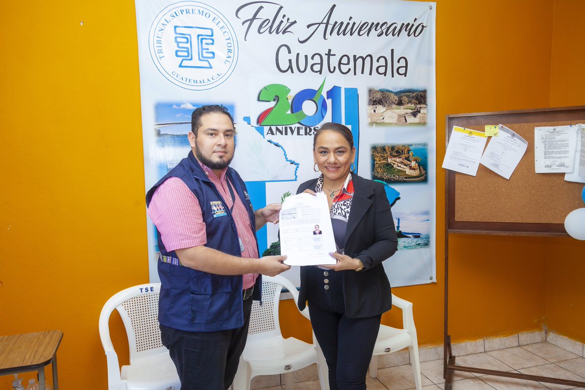velizveronica01's tweet photo. Gracias a Dios, hoy presentamos nuestra inscripción ante el Tribunal Supremos Electoral como candidata a Alcaldesa. ¡Dios es bueno! 🙏🏻💜💜

“Hagamos Historia TODOS Juntos” 

#Livingston #RioDulce #TodosPorLivingston #Afiliate #Livingston #TODOS #VeronicaVeliz #RicardoSagastume https://t.co/ZWS7Xaapo2