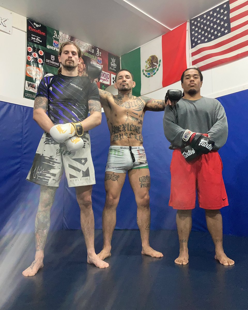 _MexicanMuscle's tweet image. Putting a whole new look on my fight shape this camp.. Hold urself accountable. Vamos… 
#lookgood #feelsharp #wórkhard #listos #vamos
FEB25 @WFCFight 
@MGMNorthfield 
🎟️ $100|$50|$40 
We.. are.. #TeamCastilloJr #MexicanMuscle 
🇲🇽MFT™️ NCMGT™️🇺🇸